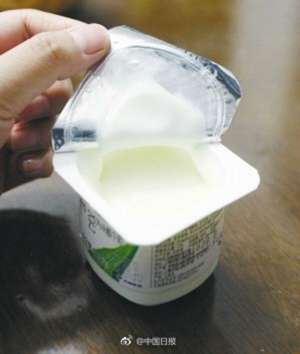 喝酸奶的误区你知道吗？揭秘杯盖上一层“乳”是怎么形成的