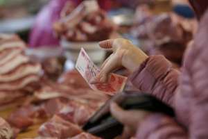 美国人不吃猪头猪蹄 美媒：卖给中国人“赚大钱”