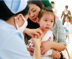 外媒：“问题疫苗”暴露监管漏洞 中国决心彻查