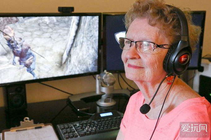 老奶奶当游戏主播 名声大噪一路收获超过23万粉丝