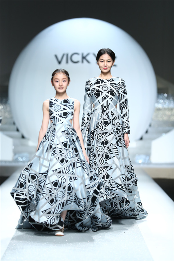 许馨尹发布最新设计，Vicky’Z亲子文化传遍全“球”